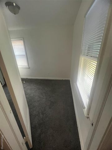 21341 Reimanville Avenue, Ferndale, MI 48220