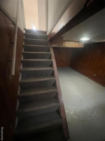 21341 Reimanville Avenue, Ferndale, MI 48220