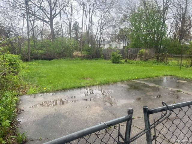 21341 Reimanville Avenue, Ferndale, MI 48220