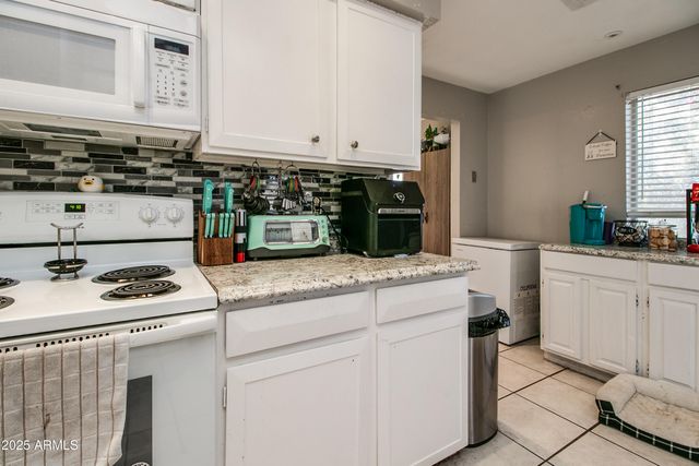 14015 N 61st Avenue, Glendale, AZ 85306