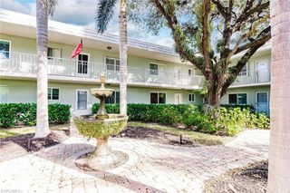 527 Broad AVE S 527, Naples, FL 34102
