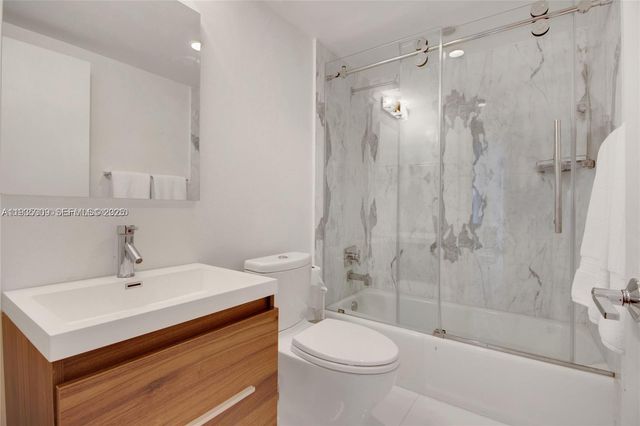 155 Ocean Lane Dr 104, Key Biscayne, FL 33149