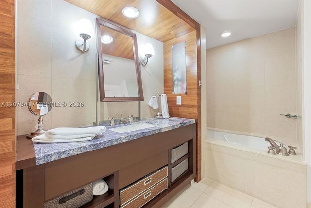 6801 Collins Ave 1401, Miami Beach, FL 33141
