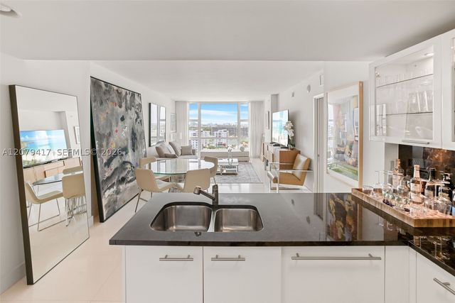 6801 Collins Ave 1401, Miami Beach, FL 33141