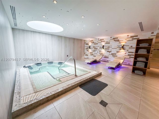 6801 Collins Ave 1401, Miami Beach, FL 33141