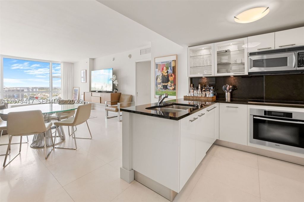 6801 Collins Ave 1401, Miami Beach, FL 33141