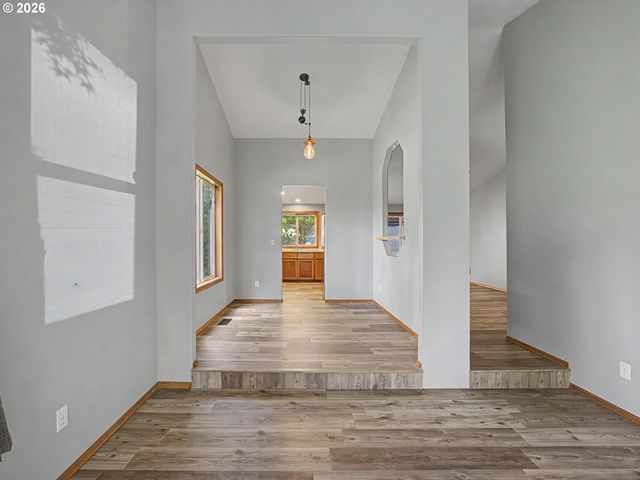 35129 SYKES Rd, St Helens, OR 97051