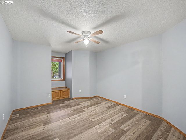 35129 SYKES Rd, St Helens, OR 97051
