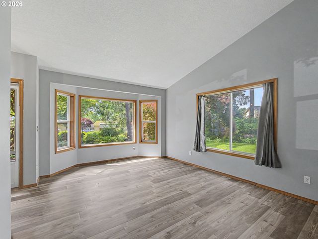 35129 SYKES Rd, St Helens, OR 97051