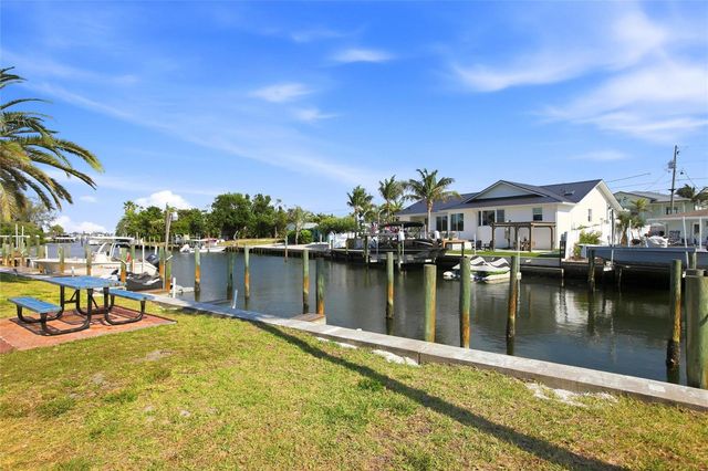 10125 MANATEE AVENUE W A4, Bradenton, FL 34209