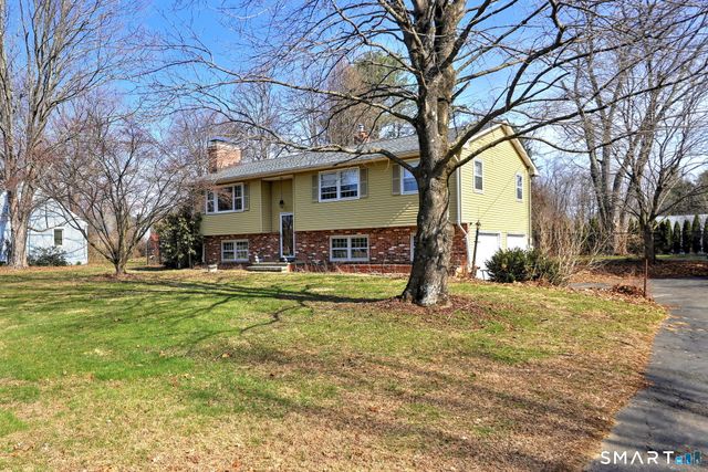 40 Church Street, Woodbury, CT 06798