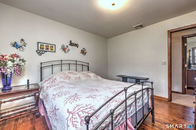 40 Church Street, Woodbury, CT 06798