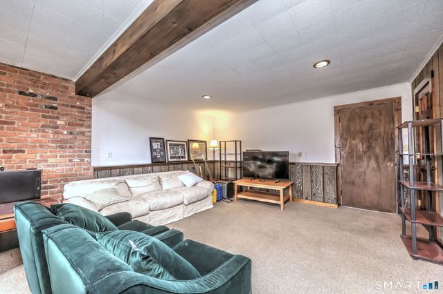 40 Church Street, Woodbury, CT 06798