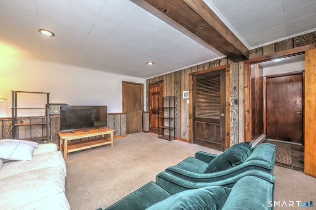 40 Church Street, Woodbury, CT 06798