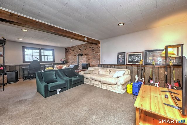 40 Church Street, Woodbury, CT 06798