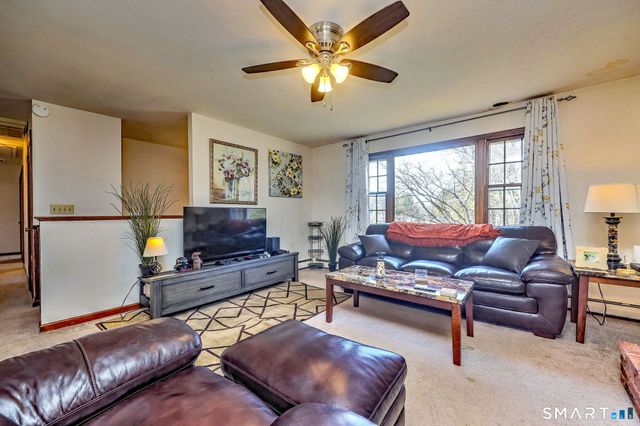 40 Church Street, Woodbury, CT 06798