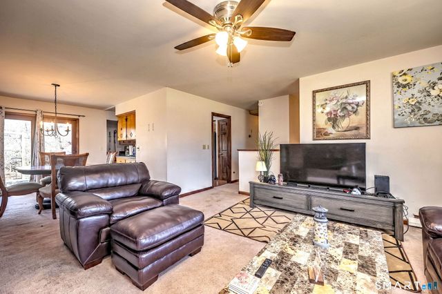 40 Church Street, Woodbury, CT 06798