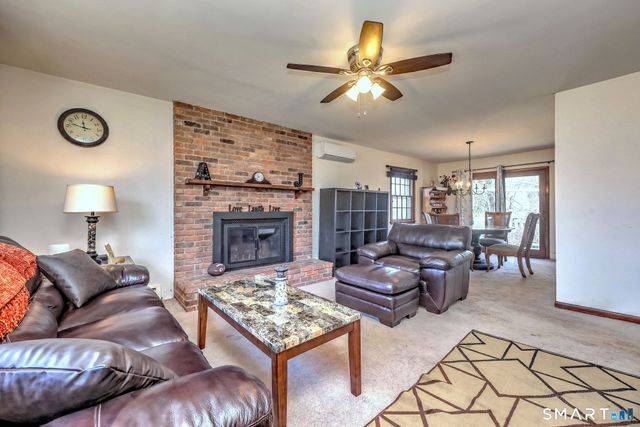 40 Church Street, Woodbury, CT 06798