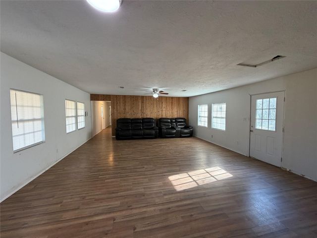 397 County Road 2117, Cleveland, TX 77327