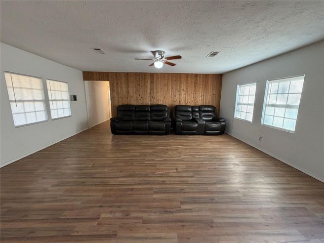 397 County Road 2117, Cleveland, TX 77327
