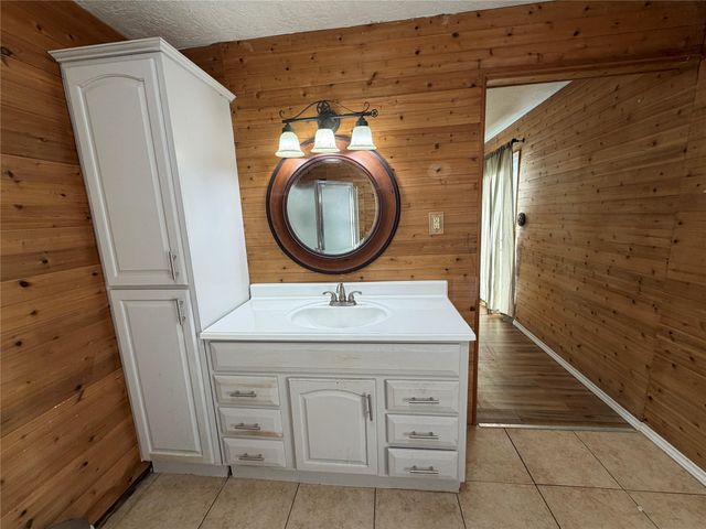 397 County Road 2117, Cleveland, TX 77327