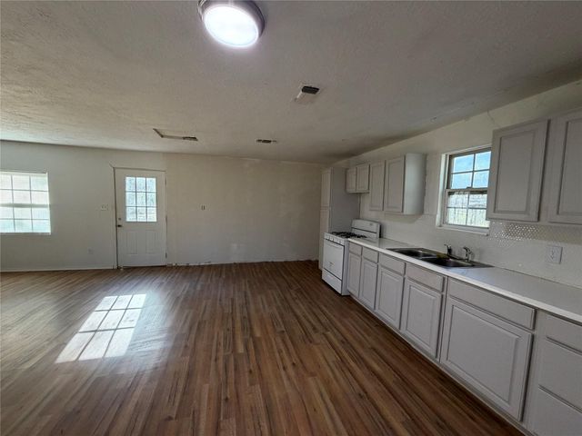 397 County Road 2117, Cleveland, TX 77327