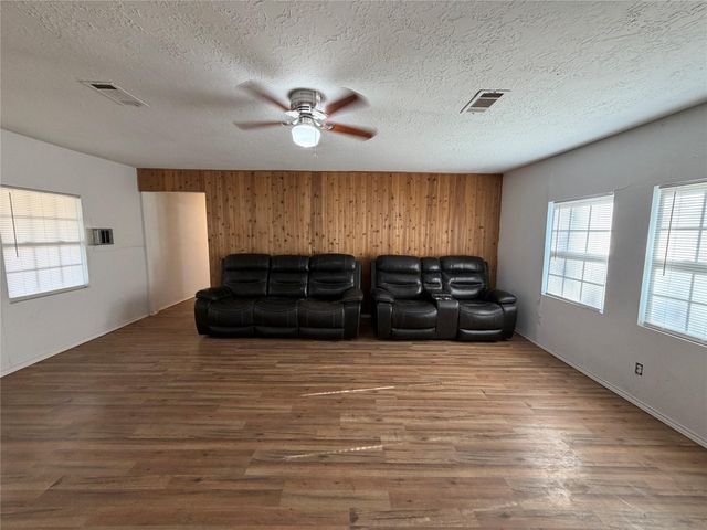 397 County Road 2117, Cleveland, TX 77327
