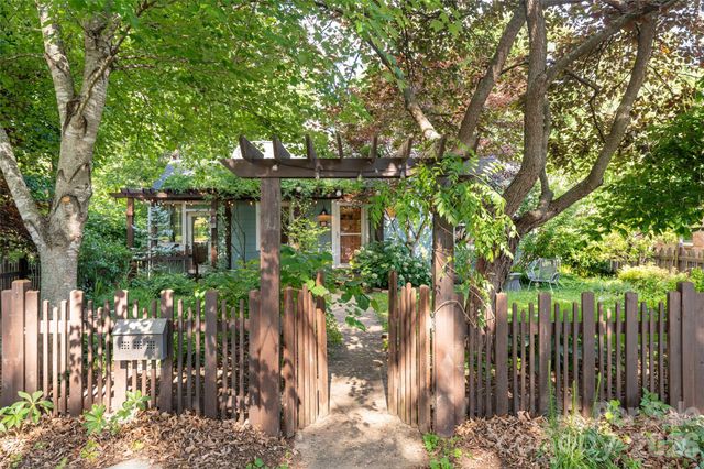 182 Brevard Road, Asheville, NC 28806