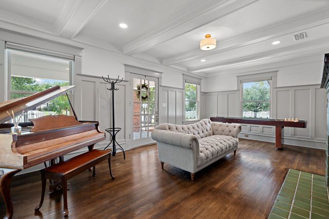 307 Huffhines Street, Richardson, TX 75081