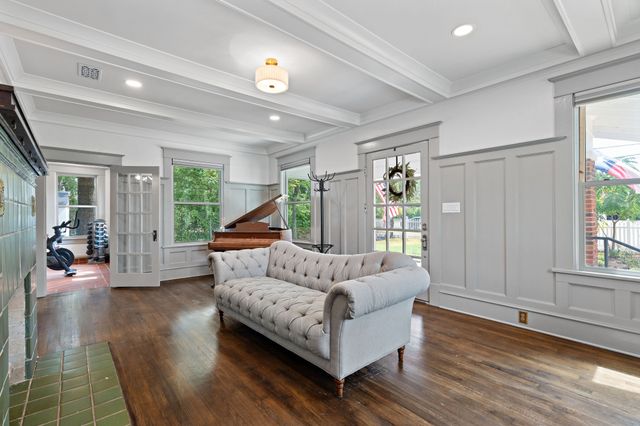 307 Huffhines Street, Richardson, TX 75081