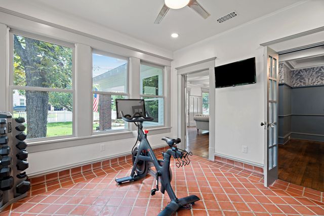 307 Huffhines Street, Richardson, TX 75081