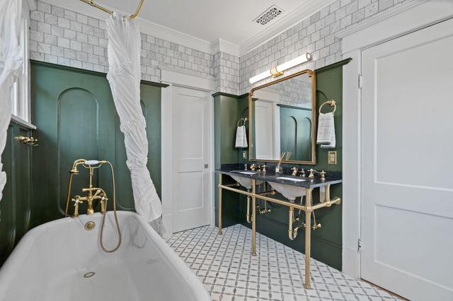 307 Huffhines Street, Richardson, TX 75081