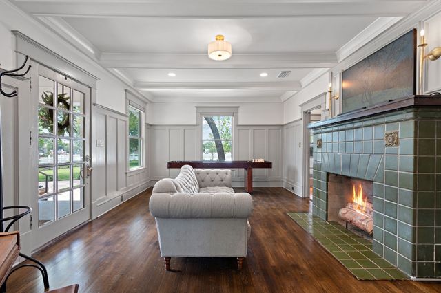 307 Huffhines Street, Richardson, TX 75081