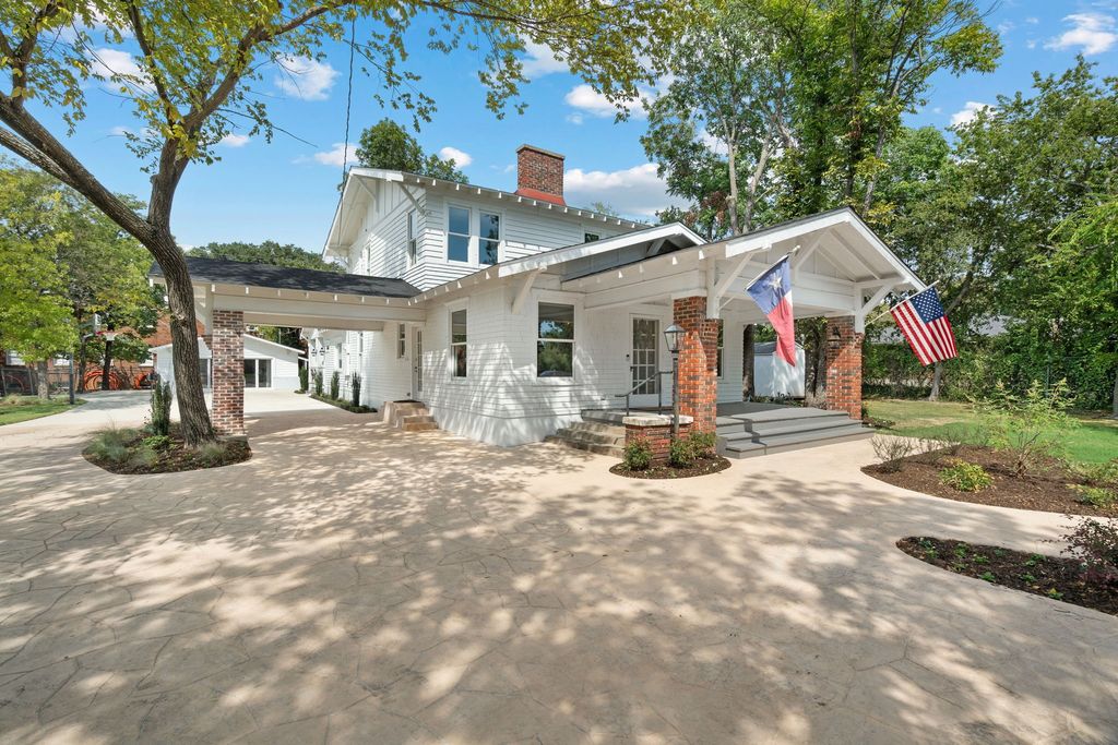 307 Huffhines Street, Richardson, TX 75081