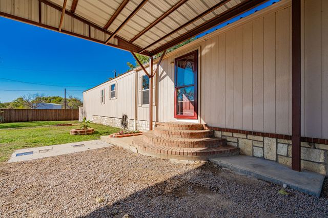3032 Crest Pointe Drive, Little Elm, TX 75068