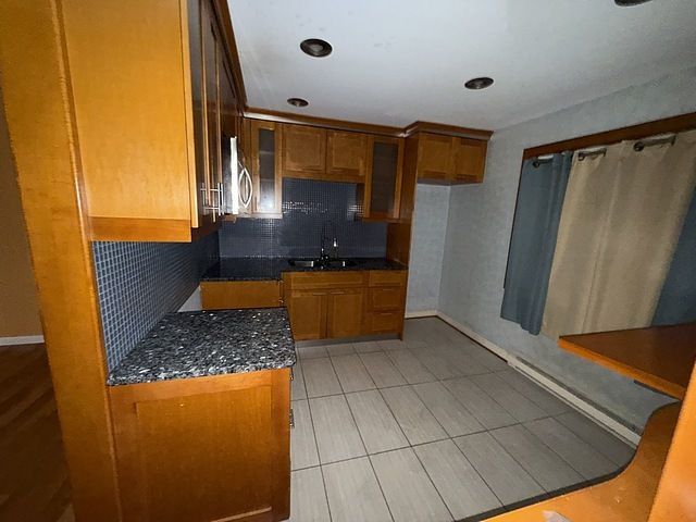 1636 W Estes Avenue 108, Chicago, IL 60626