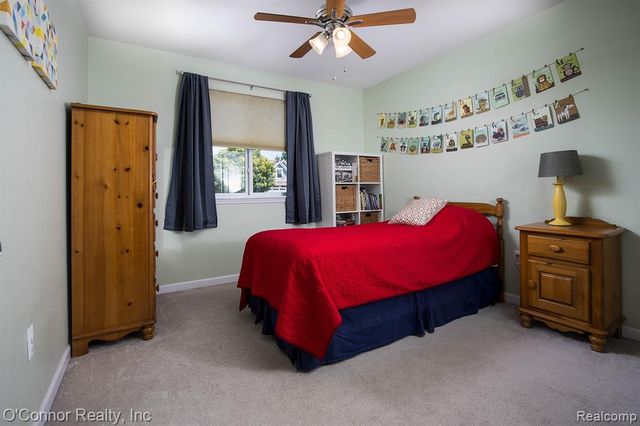 1327 Maddison Avenue, Marysville, MI 48040