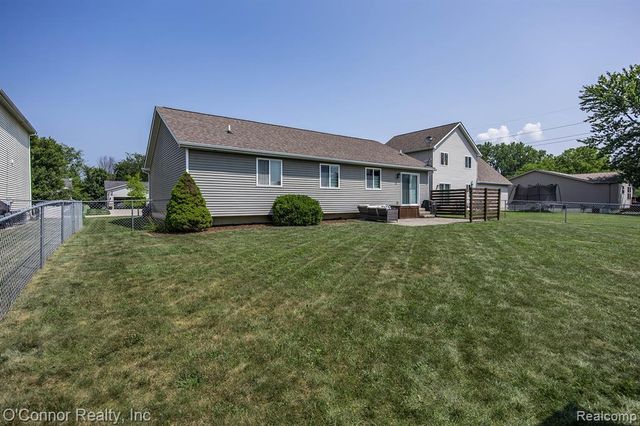 1327 Maddison Avenue, Marysville, MI 48040
