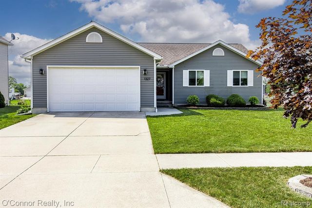 1327 Maddison Avenue, Marysville, MI 48040