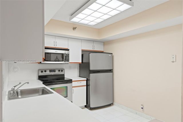 19101 NE 36th Court 509, Aventura, FL 33180