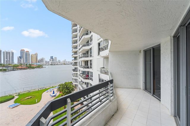 19101 NE 36th Court 509, Aventura, FL 33180