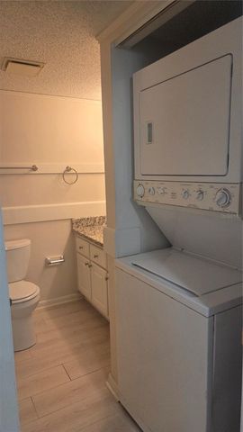 589 FAIRWAYS CIRCLE B, Ocala, FL 34472