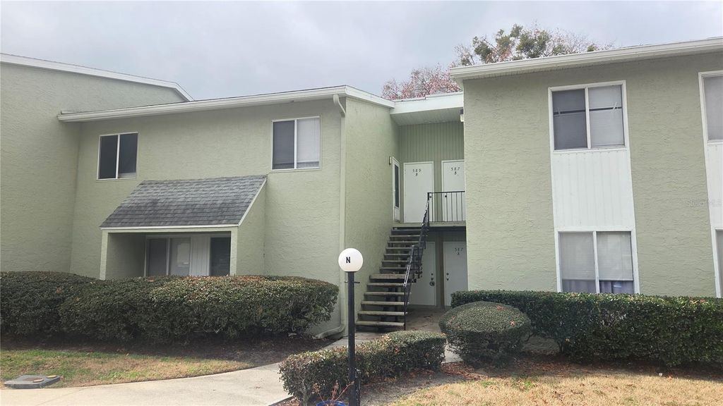 589 FAIRWAYS CIRCLE B, Ocala, FL 34472