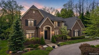 4345 SPRUCE HILL Lane, Bloomfield Charter Township, MI 48301