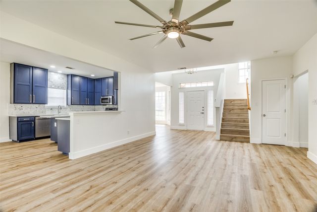 639 Manchester Drive, Mansfield, TX 76063