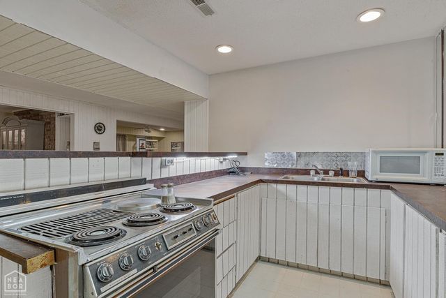 205 E Stroud, Jonesboro, AR 72401