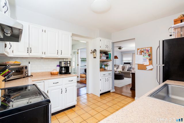 13 Ledge Lane, Stamford, CT 06905