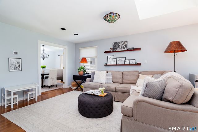 13 Ledge Lane, Stamford, CT 06905