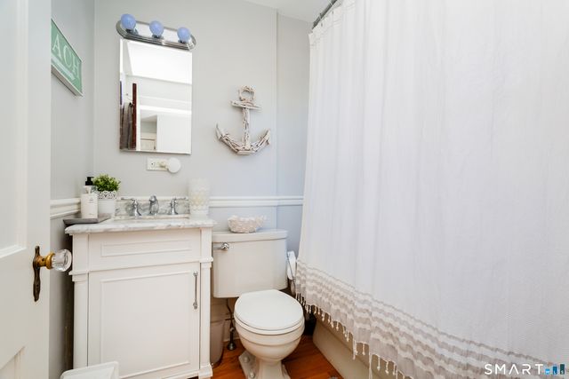 13 Ledge Lane, Stamford, CT 06905