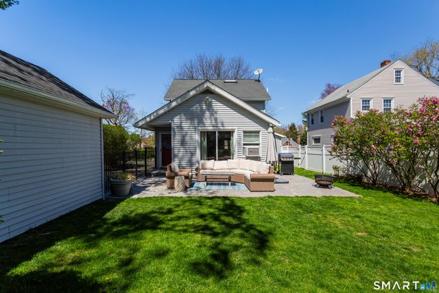 13 Ledge Lane, Stamford, CT 06905